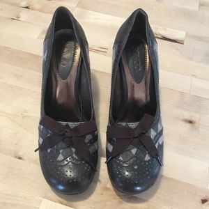 EUC Bongo Heels